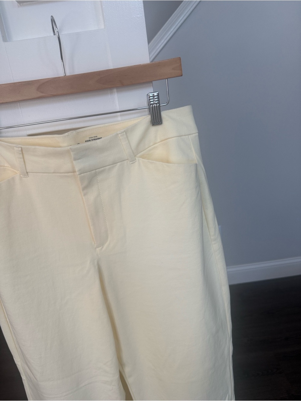 Old Navy NWOT  High-Rise Pixie Straight Ankle Pants Pale Yellow 12 - Picture 4 of 8